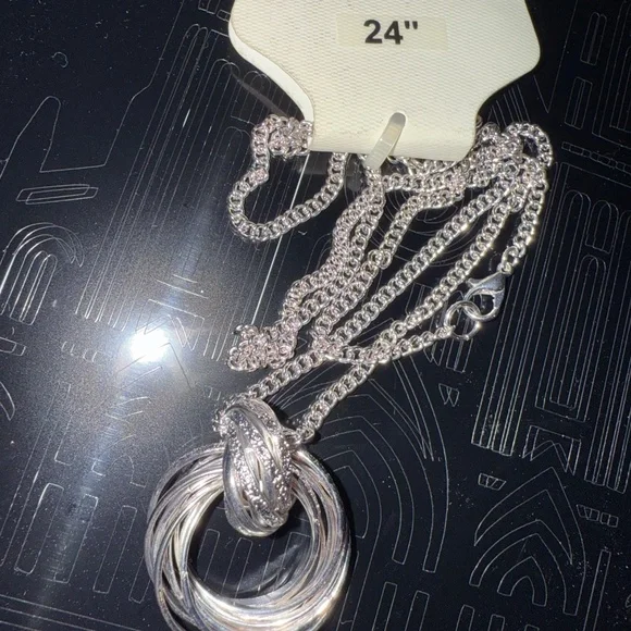 Kim Rodger’s Necklace - Picture 2 of 3